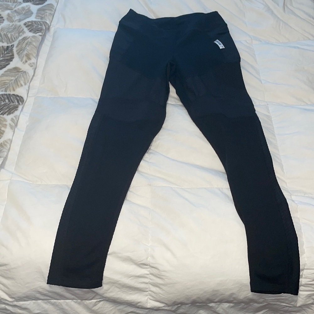 Black Gymshark leggings